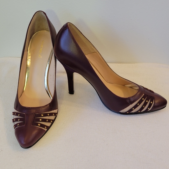 Retro ANDREA burgundy pumps with gold detail - Picture 12 of 12